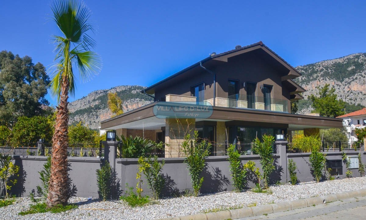 GÖCEK ŞEHİR MERKEZİNDE EŞSİZ TASARIM VİLLA 