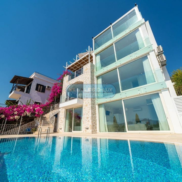 VOILA REZIDANS BALKONLU AİLE ODASI 